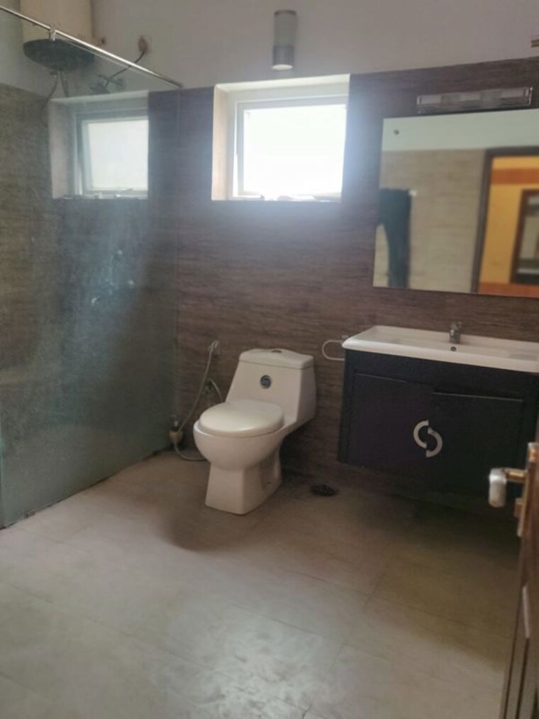 Bathroom, banjara hills 5 Bedroom 5000 Sq.Ft. Builder Floor In Banjara Hills Hyderabad 10590161