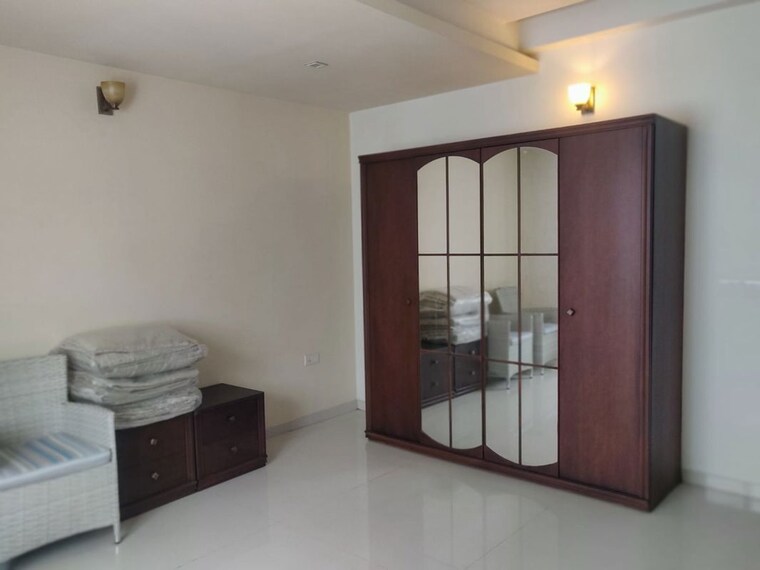 Room, banjara hills 5 Bedroom 5000 Sq.Ft. Builder Floor In Banjara Hills Hyderabad 10590161