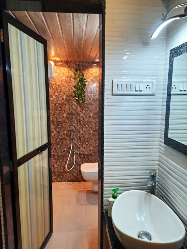 Bathroom, navyug-chs-santacruz-east 2 Bedroom 700 Sq.Ft. Apartment In Santacruz East Mumbai 10590168