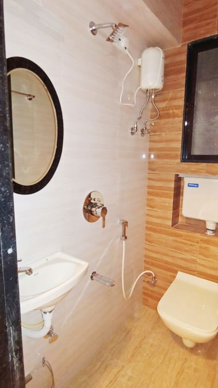 Bathroom, navyug-chs-santacruz-east 2 Bedroom 700 Sq.Ft. Apartment In Santacruz East Mumbai 10590168