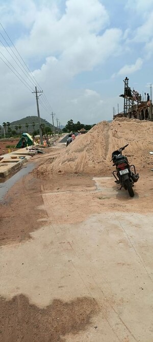   Plot at Pathapadu – for Sale