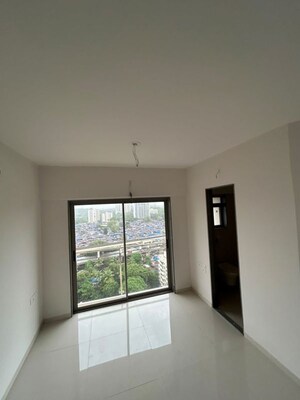 Room in 2 BHK Apartment at Sheth Avante, Kanjurmarg West – for Rent