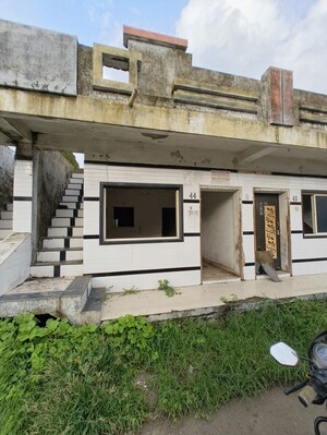  Independent House For Sale in Kamrej