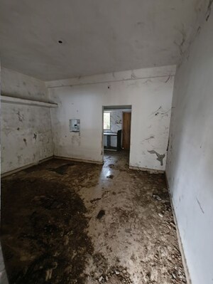 Room in  Independent House at Kamrej – for Sale