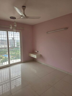 Room in 2 BHK Apartment at Purva Palm Beach, Hennur Road – for Rent