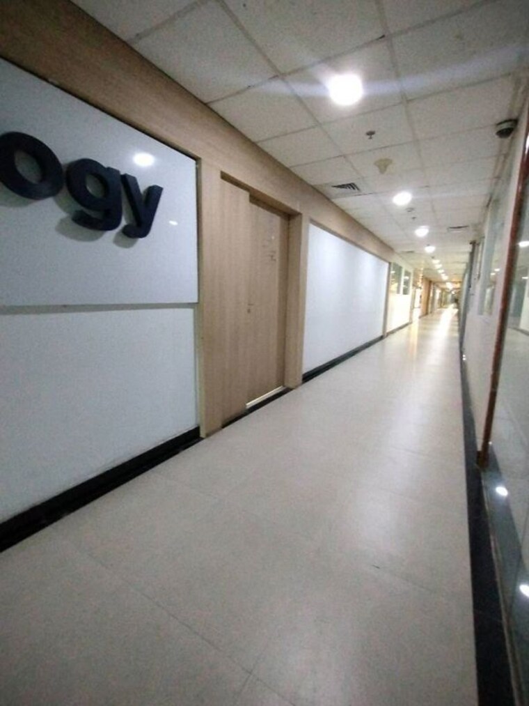 Room, jmd-megapolis Commercial Office Space 935 Sq.Ft. In Sector 48 Gurgaon 10590258