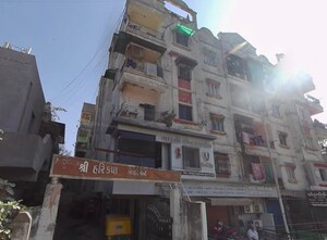  Apartment For Sale in Ghodasar