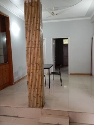 Room in 3 BHK Builder Floor at Uppal Southend, Sector 49 – for Rent