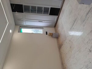 Furnished Amenities in 5 BHK Builder Floor at Rohini Sector 11 – for Sale