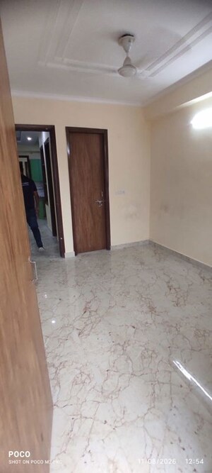 Room in 3 BHK Builder Floor at Mehrauli – for Rent