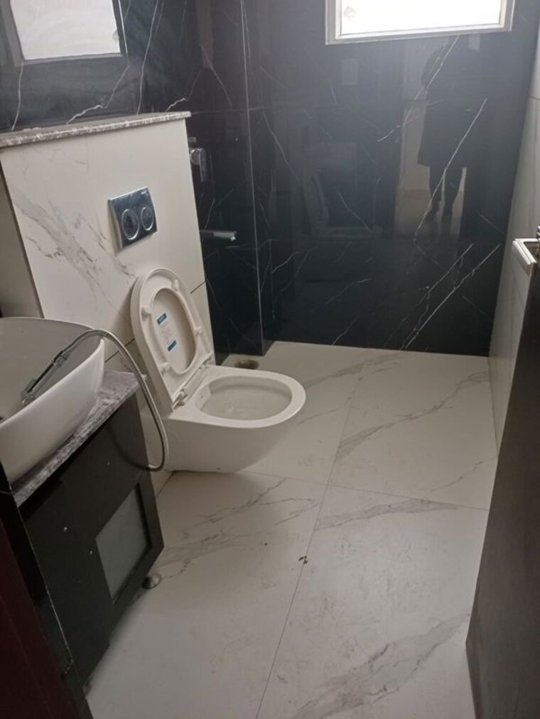 Bathroom, the-palash-homes 3.5 Bedroom 2100 Sq.Ft. Apartment In Dhakoli Zirakpur 10590350