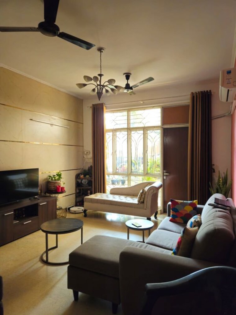 Living Room, unitech-the-residences-gurgaon 2 Bedroom 1250 Sq.Ft. Apartment In Sector 33 Gurgaon 10590357