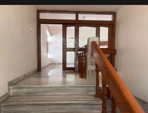Room in 4 BHK Villa at Vishwas Khand – for Rent