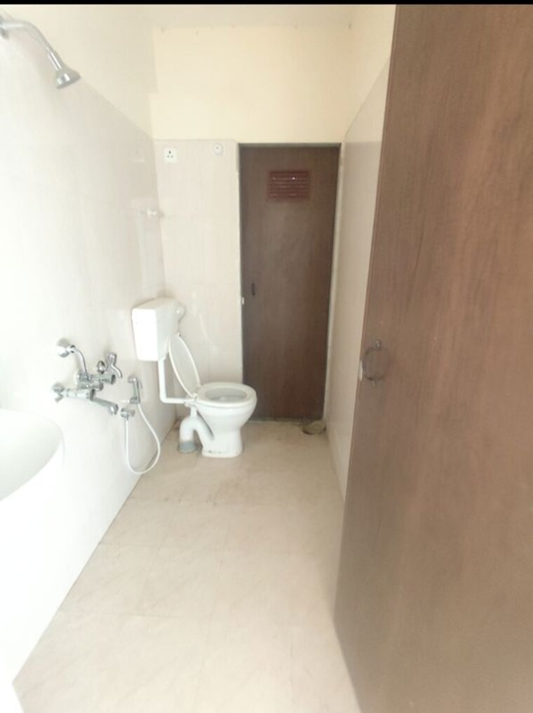 Bathroom, paradigm-zenith-pushpanjali-residency-phase-iii 2 Bedroom 850 Sq.Ft. Apartment In Ghodbunder Road Thane 10590367