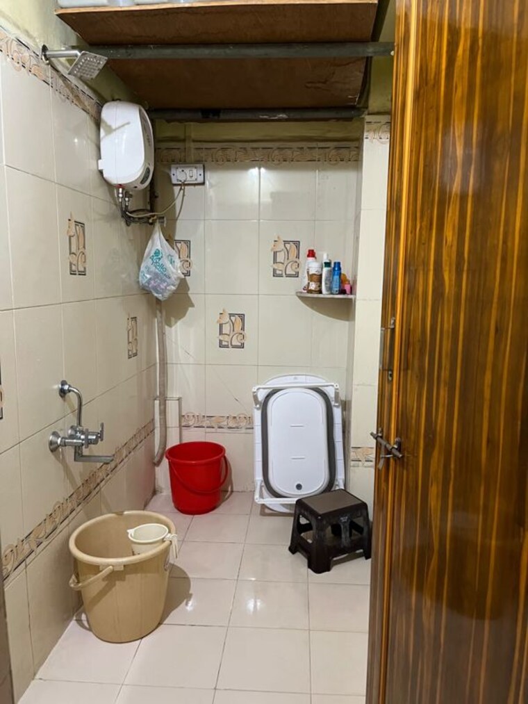 Bathroom, laxmi-nagar-society 2 Bedroom 850 Sq.Ft. Apartment In Dhanori Pune 10590474
