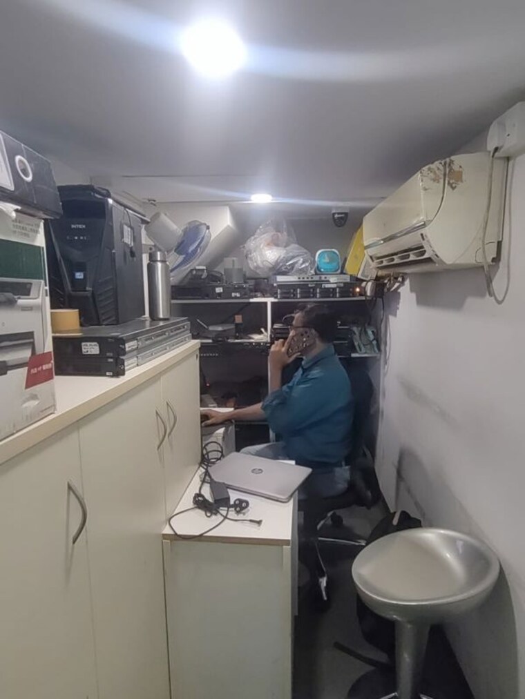 Team Area, rangoli-time-complex Commercial Office Space 1200 Sq.Ft. In Dadar East Mumbai 10590469