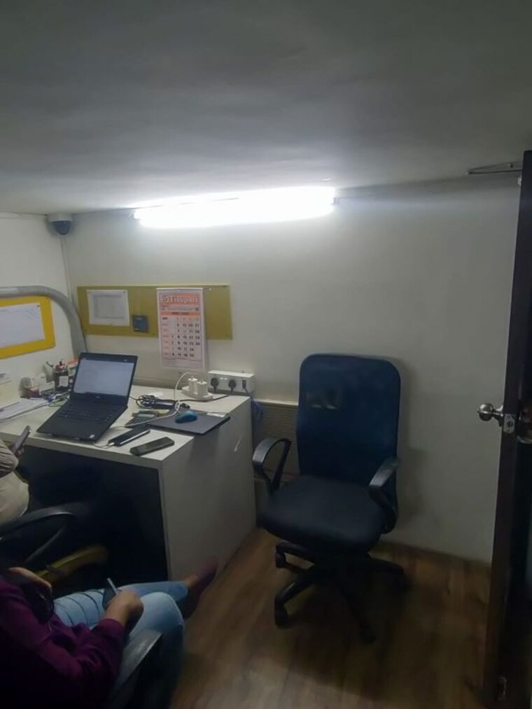 Team Area, rangoli-time-complex Commercial Office Space 1200 Sq.Ft. In Dadar East Mumbai 10590469