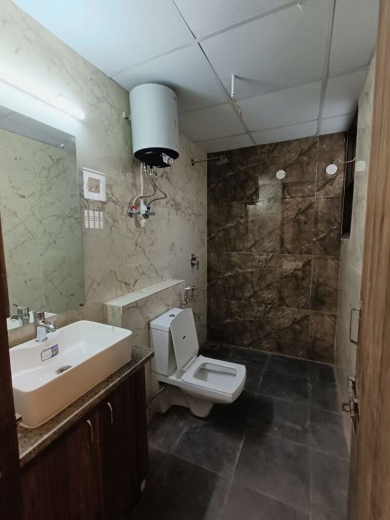 Bathroom, sector 40 1 Bedroom 625 Sq.Ft. Builder Floor In Sector 40 Gurgaon 10590491