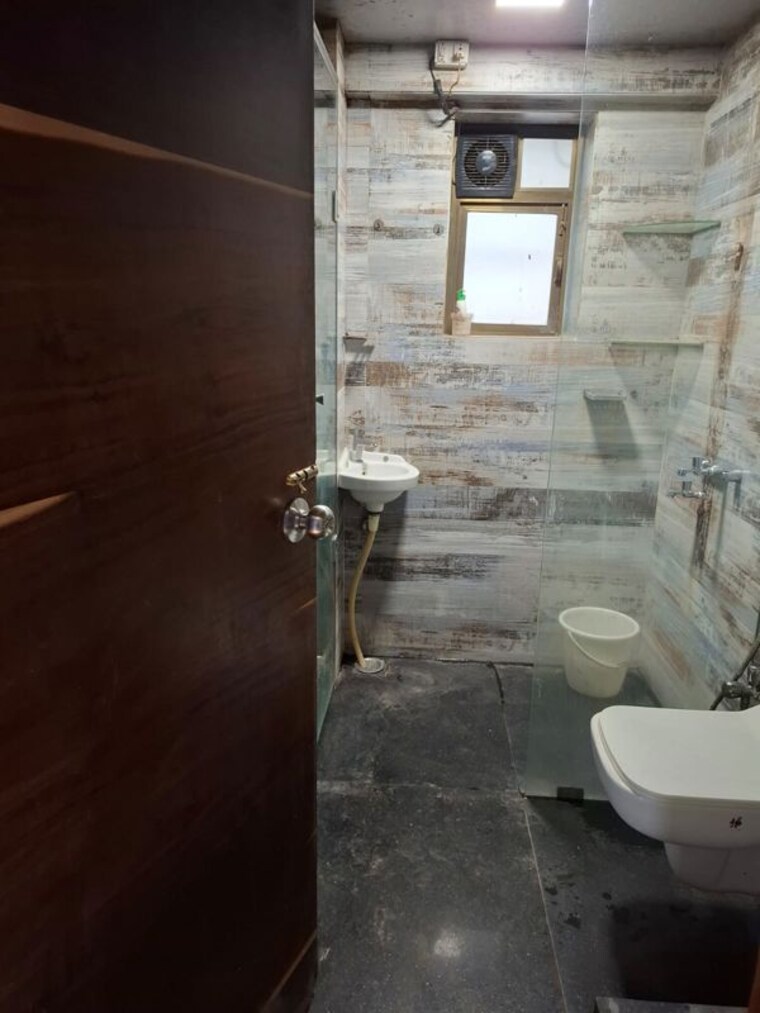Bathroom, om-sai-chs-mahim 2 Bedroom 750 Sq.Ft. Apartment In Mahim Mumbai 10590507