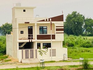 4 BHK Villa – Exterior View View at Awas Vikas Flat, Vrindavan Yojna - for Sale