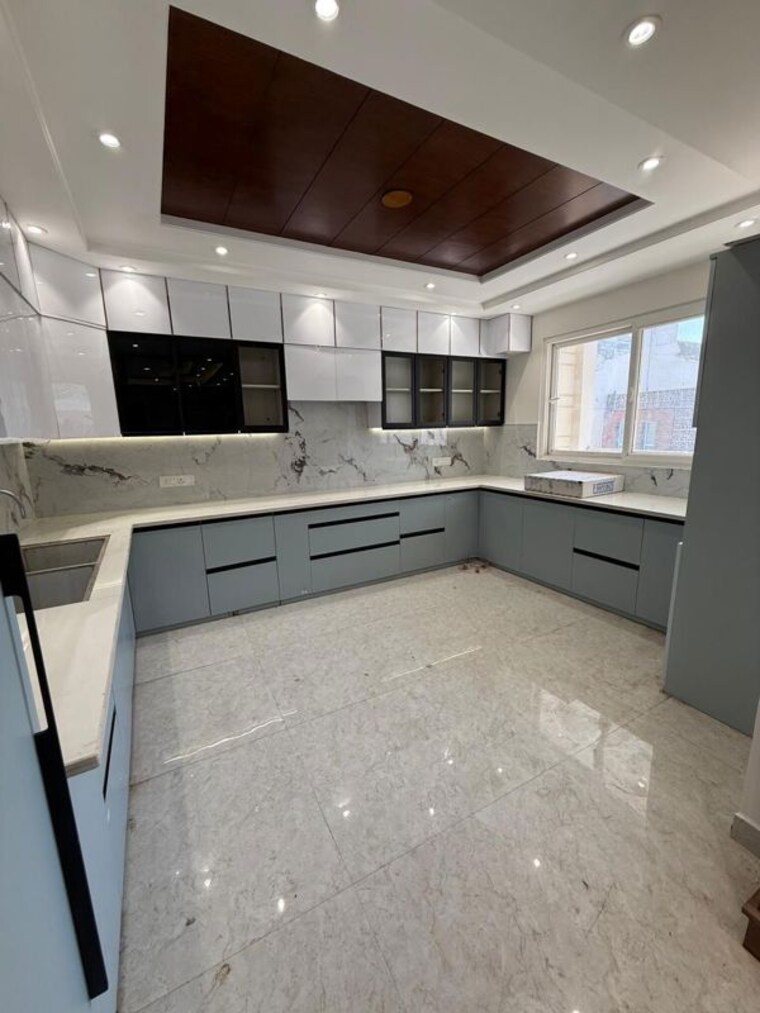 Kitchen, sector 31 3.5 Bedroom 250 Sq.Yd. Builder Floor In Sector 31 Faridabad 10590550