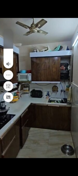 Furnished Amenities in 3 BHK Builder Floor at Vasundhara Sector 5 – for Sale