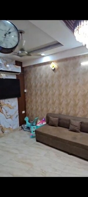 Furnished Amenities in 3 BHK Builder Floor at Vasundhara Sector 5 – for Sale