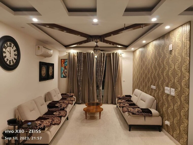 Living Room, ansal-esencia-sovereign-floors 4 Bedroom 300 Sq.Yd. Builder Floor In Sector 67 Gurgaon 10590585