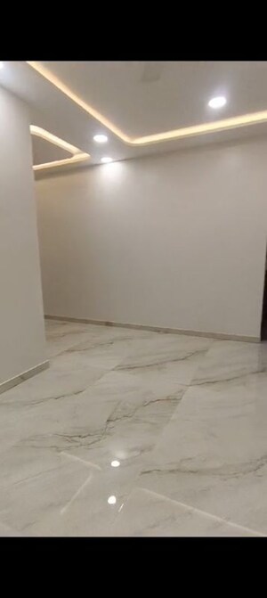 Room in 2 BHK Apartment at Gurukrupa Ugam, Ghatkopar East – for Rent