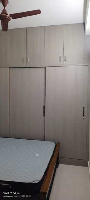 Room in 1 BHK Apartment at Golden Tulip Kondapur, Kondapur – for Rent
