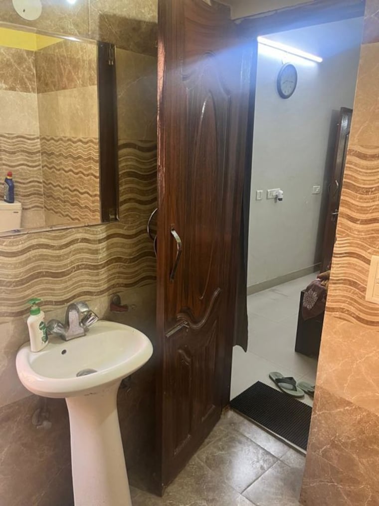 Bathroom, aura-homes 3 Bedroom 1860 Sq.Ft. Apartment In Patiala Road Zirakpur 10590606