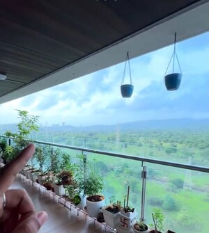Furnished Amenities in 4 BHK Apartment at Raheja Reflections, Kandivali East – for Sale
