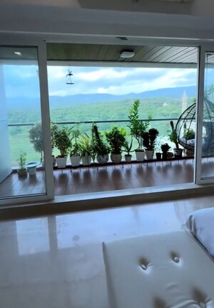 Balcony in 4 BHK Apartment at Raheja Reflections, Kandivali East – for Sale