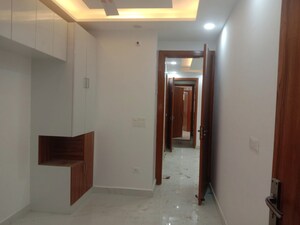 Room in 2 BHK Builder Floor at Dwarka Mor – for Sale