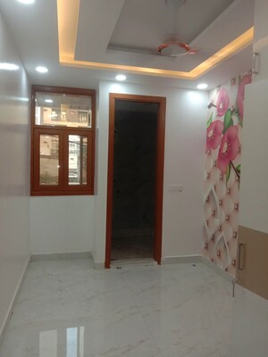 Room in 2 BHK Builder Floor at Dwarka Mor – for Sale