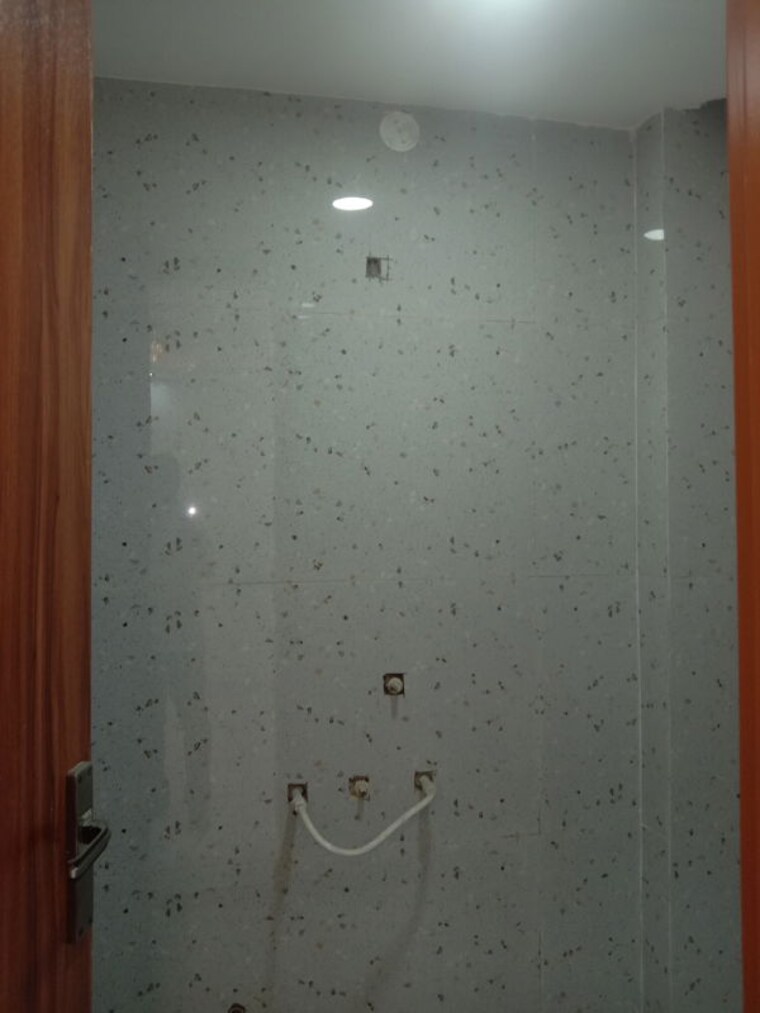 Bathroom, dwarka mor 2 Bedroom 540 Sq.Ft. Builder Floor In Dwarka Mor Delhi 10590615
