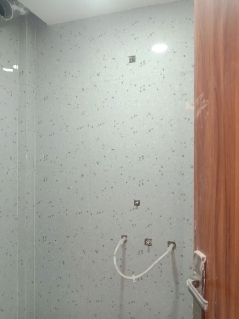 Bathroom, dwarka mor 2 Bedroom 540 Sq.Ft. Builder Floor In Dwarka Mor Delhi 10590615