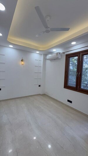 Room in 2 BHK Builder Floor at Kalkaji – for Rent