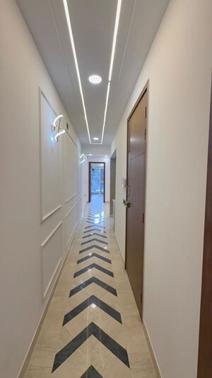 2 BHK Builder Floor – Entrance View at Kalkaji - for Rent