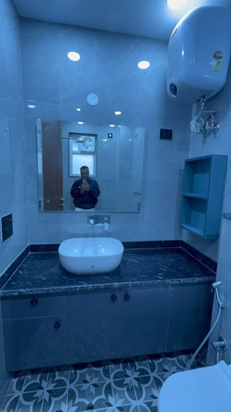 Bathroom, kalkaji 2 Bedroom 900 Sq.Ft. Builder Floor In Kalkaji Delhi 10590620