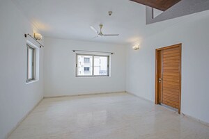 Room in 3 BHK Apartment at Majestic Residency, Btm Layout – for Sale