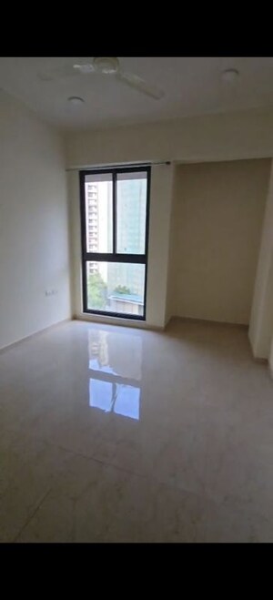 Room in 2 BHK Apartment at Lodha Sterling, Kolshet Road – for Sale