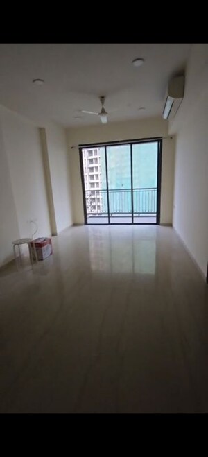2 BHK Apartment For Sale in Lodha Sterling, Kolshet Road