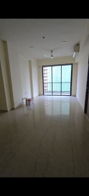 Room in 2 BHK Apartment at Lodha Sterling, Kolshet Road – for Sale