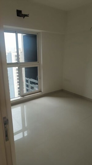 Room in 2 BHK Apartment at L And T Rejuve 360, Mulund West – for Rent