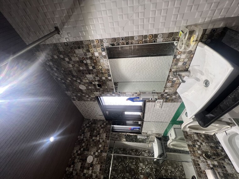 Attached Bathroom, dwarka mor 2.5 Bedroom 1350 Sq.Ft. Independent House In Dwarka Mor Delhi 10590700