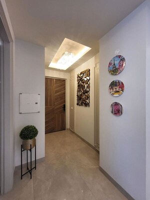Room in 6 BHK Independent House at Aerocity – for Sale