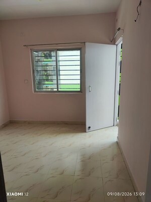 Room in 2 BHK Apartment at Gomti Enclave Devamau, Devamau – for Rent