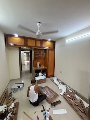 Living Room in 3 BHK Apartment at Sanjeev Enclave, Andheri West – for Rent