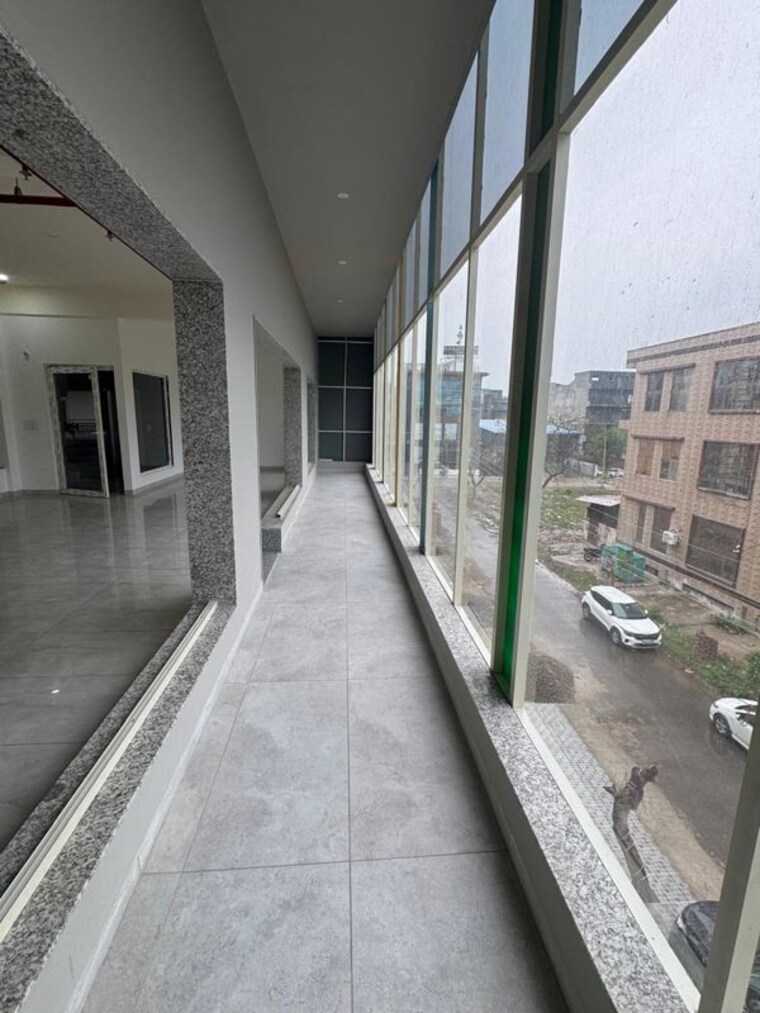 Balcony, sector 82 Commercial Office Space 3200 Sq.Ft. In Sector 82 Mohali 10590828